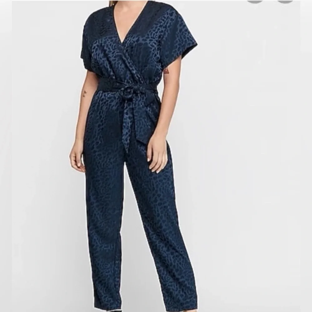 NWT Express Navy Blue Leopard Jumpsuit - Medium - Picture 1 of 9